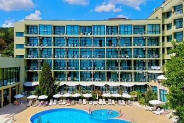 Palm Beach Hotel   All Inclusive With Free Beach Package & Private Beach