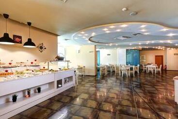 Palm Beach Hotel   All Inclusive With Free Beach Package & Private Beach
