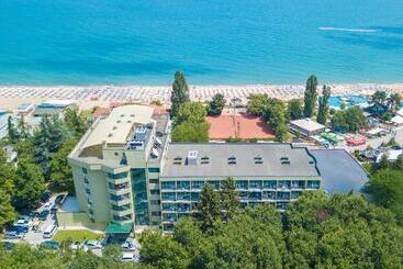 Palm Beach Hotel   All Inclusive With Free Beach Package & Private Beach