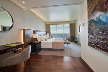 هتل Les Suites At The Cliff Bay   Portobay