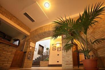 تختخواب و صبحانه Arcobaleno Rooms
