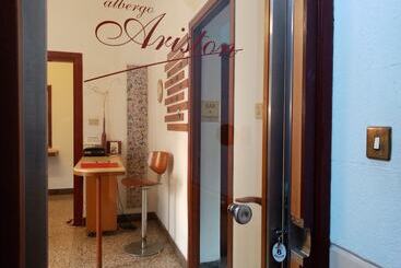 住宿加早餐  Ariston Petit