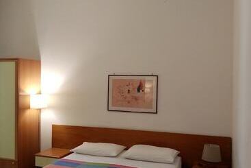 住宿加早餐  Ariston Petit