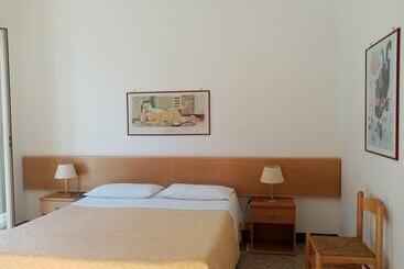 住宿加早餐  Ariston Petit