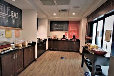 Hampton Inn & Suites Jacksonville   Beach Blvd/mayo Clinic