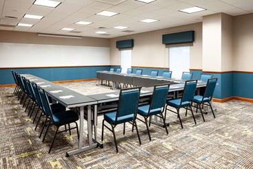 Hampton Inn & Suites St. Louis At Forest Park