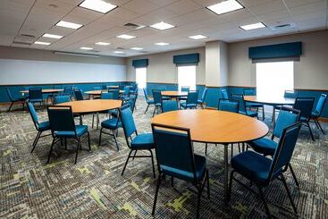 Hampton Inn & Suites St. Louis At Forest Park