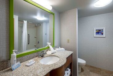 Hampton Inn & Suites St. Louis At Forest Park