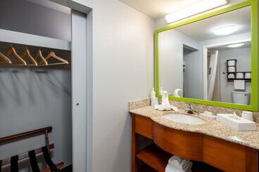 Hampton Inn & Suites St. Louis At Forest Park