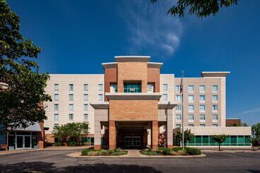 Hampton Inn & Suites St. Louis At Forest Park