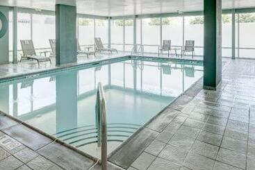 Hampton Inn & Suites St. Louis At Forest Park
