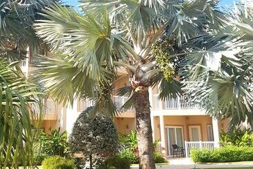 Holiday Inn Resort Grand Cayman, An Ihg