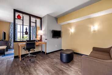 Cambria Hotel Ft Lauderdale, Airport South & Cruise Port