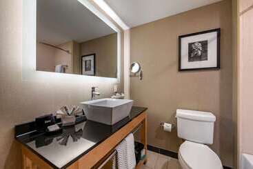 Cambria Hotel Ft Lauderdale, Airport South & Cruise Port