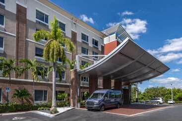 Cambria Hotel Ft Lauderdale, Airport South & Cruise Port