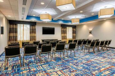 Cambria Hotel Ft Lauderdale, Airport South & Cruise Port