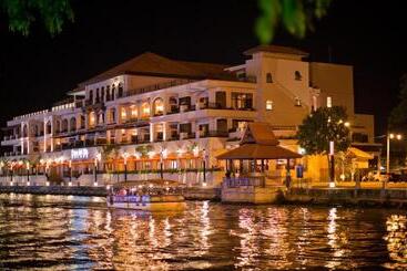 هتل Casa Del Rio Melaka