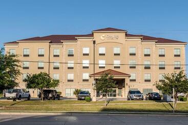 هتل Comfort Inn & Suites Fort Worth  Fossil Creek