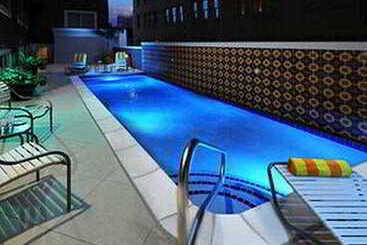 هتل Courtyard By Marriott San Antonio Riverwalk