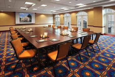 هتل Courtyard By Marriott San Antonio Riverwalk