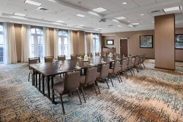 هتل Courtyard By Marriott San Antonio Riverwalk