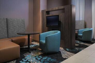 هتل Courtyard By Marriott San Antonio Riverwalk
