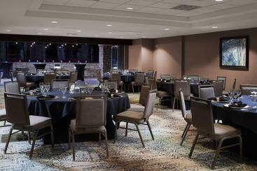 هتل Courtyard By Marriott San Antonio Riverwalk