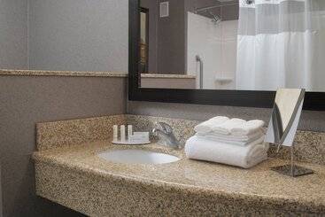 هتل Courtyard By Marriott San Antonio Riverwalk