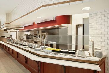هتل Embassy Suites By Hilton Denver International Airport
