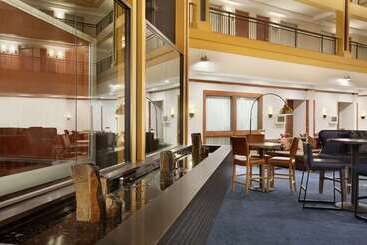 هتل Embassy Suites By Hilton Denver International Airport