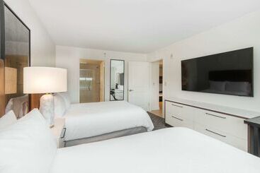 هتل Embassy Suites By Hilton Raleigh Durham Airport Brier Creek