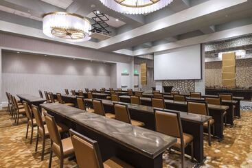 هتل Embassy Suites By Hilton Raleigh Durham Airport Brier Creek