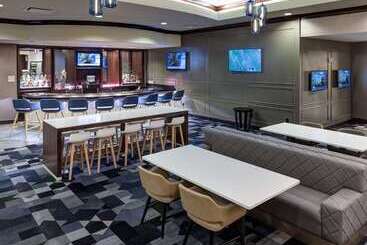 هتل Embassy Suites By Hilton Tampa Brandon