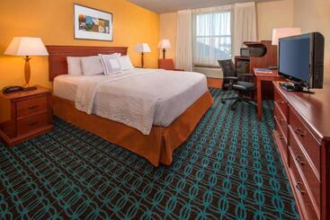 هتل Fairfield Inn & Suites By Marriott Williamsburg