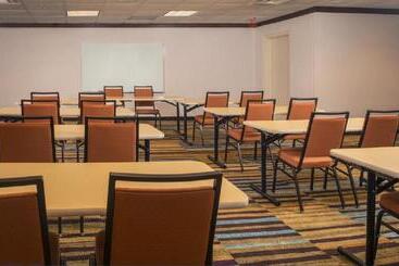 هتل Fairfield Inn & Suites By Marriott Williamsburg