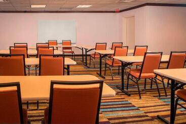 هتل Fairfield Inn & Suites By Marriott Williamsburg