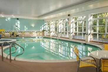 هتل Fairfield Inn & Suites By Marriott Williamsburg