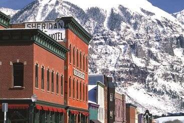هتل Fairmont Heritage Place, Franz Klammer Lodge