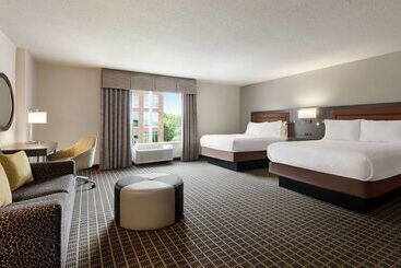 هتل Hampton Inn & Suites Greenville Downtown Riverplace