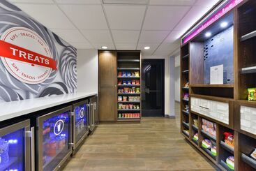 هتل Hampton Inn & Suites Las Vegas Airport