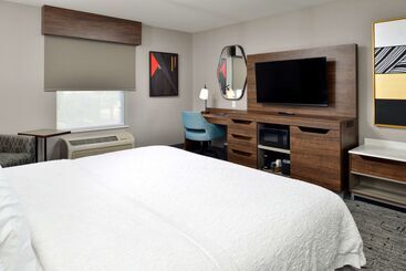 هتل Hampton Inn & Suites Las Vegas Airport