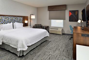 هتل Hampton Inn & Suites Las Vegas Airport