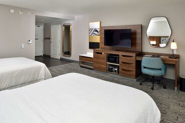 هتل Hampton Inn & Suites Las Vegas Airport