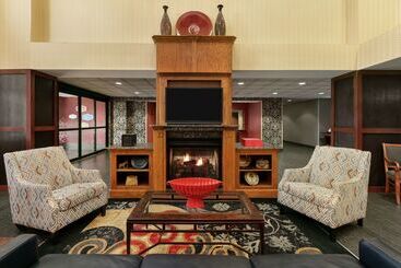 هتل Hampton Inn & Suites Lawton