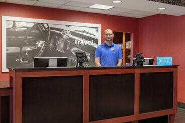 هتل Hampton Inn & Suites Lawton