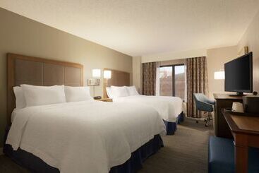 هتل Hampton Inn & Suites Nashville Downtown