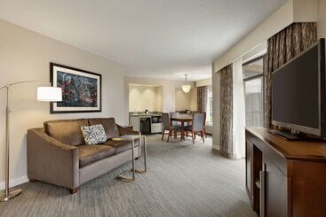 هتل Hampton Inn & Suites Nashville Downtown