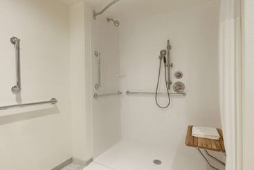 هتل Hampton Inn & Suites Nashville Downtown