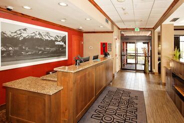 هتل Hampton Inn Montrose
