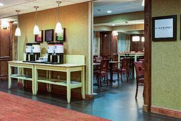 هتل Hampton Inn Pendleton